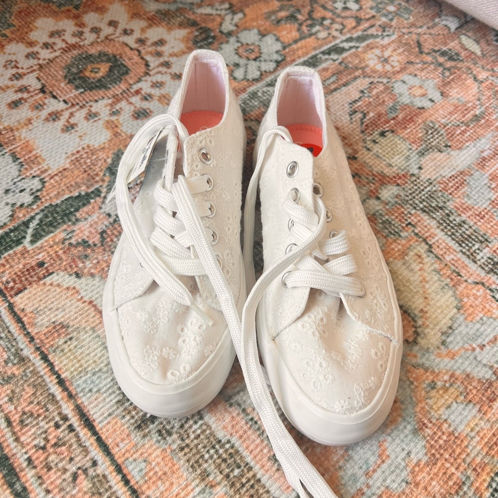 Cynthia Rowley White Sneakers Classic Minimalist Design